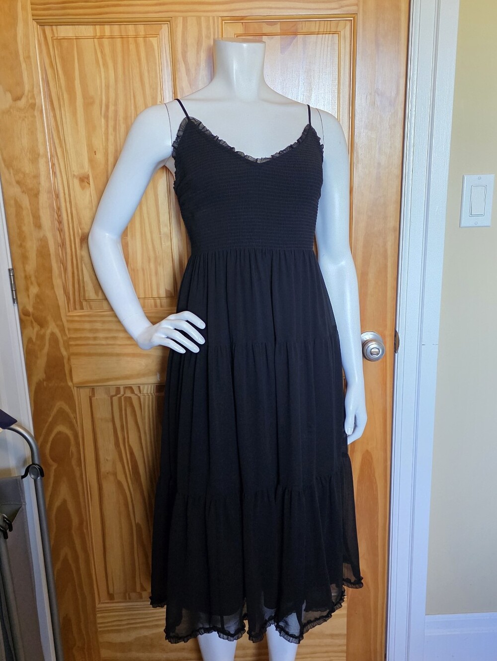 Aritzia Size S Tuberose Black Midi Dress
